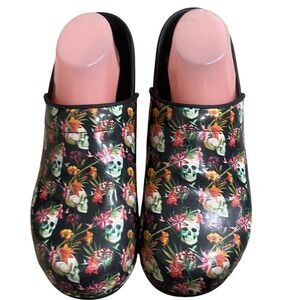 Bjork Swedish Comfort Floral Skull Professional Clogs Black EU 41 US 10.5-11